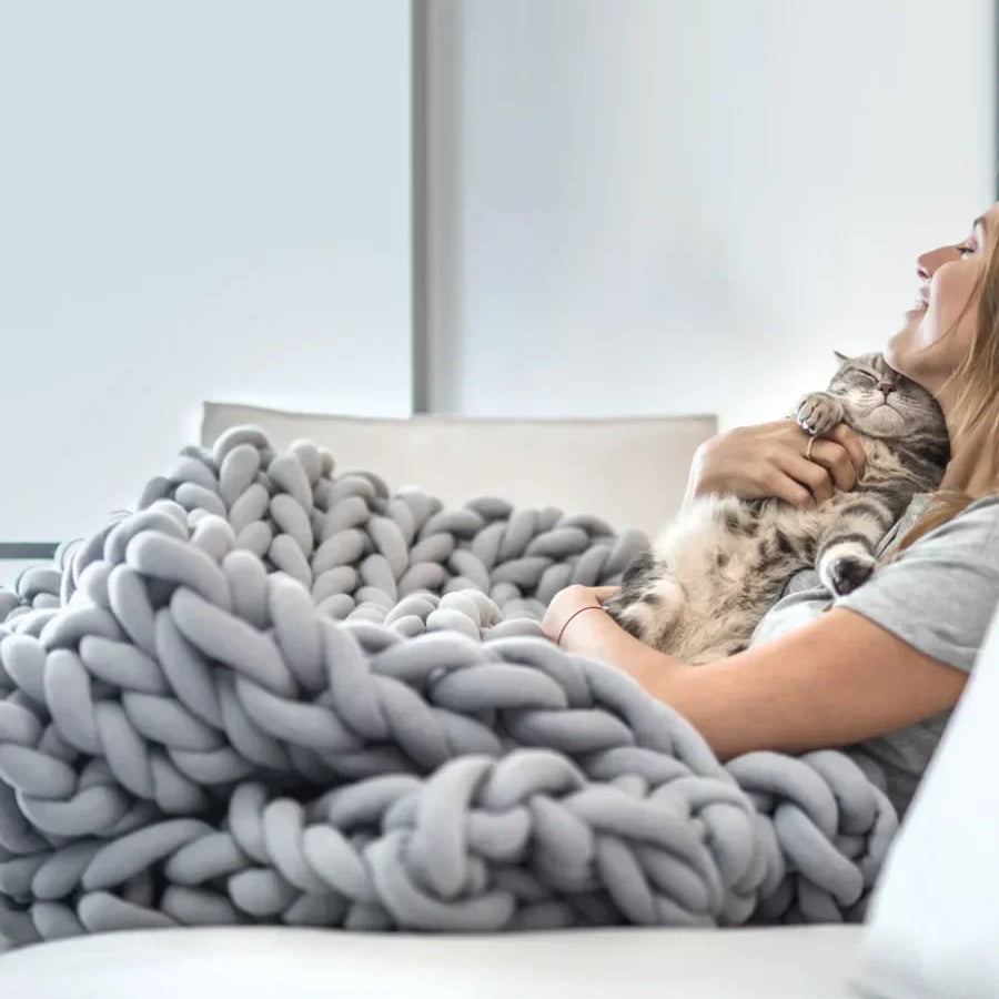 Chunky Knit Weighted Throw Blanket – Handwoven Plush Comfort for Sofa & Bed