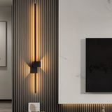 Minimalist LED Wall Light with Warm White Glow and Sleek Aluminum Design