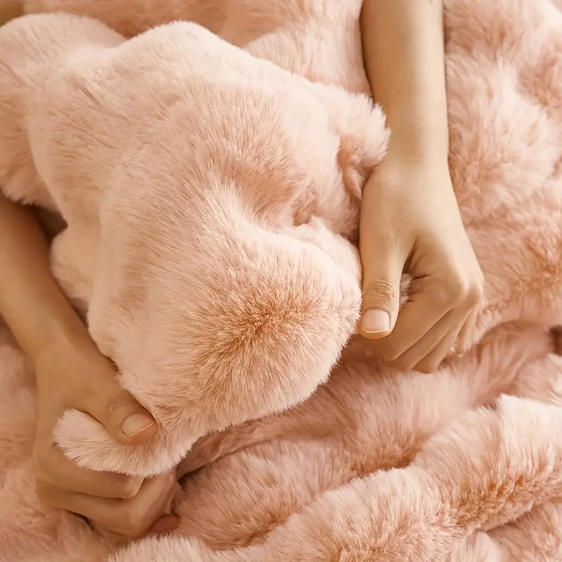 Luxury Faux Fur Bubble Blanket – Ultra Soft Plush Throw for Bed & Sofa