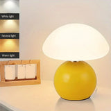 Cream Mushroom-Shaped LED Table Lamp – Adjustable Color Temperatures