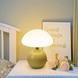 Cream Mushroom-Shaped LED Table Lamp – Adjustable Color Temperatures