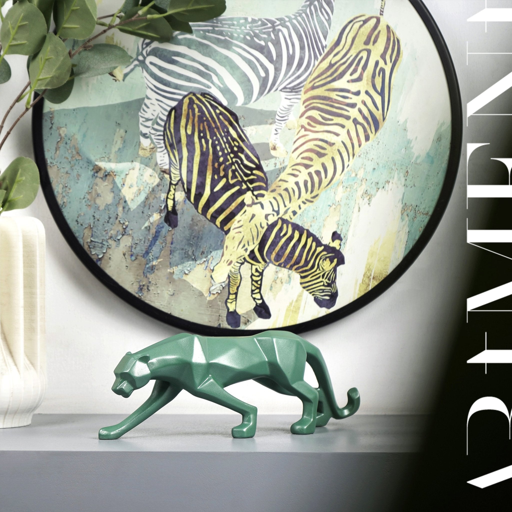 Modern Geometric Panther Statue – Abstract Animal Sculpture for Contemporary Decor